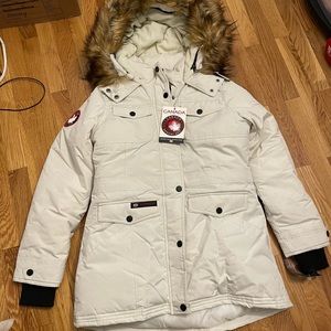 ❌SOLD❌ NWT Canada Weather Gear Puffer Down Coat, Women Size: S/C/P Color: Ivory
